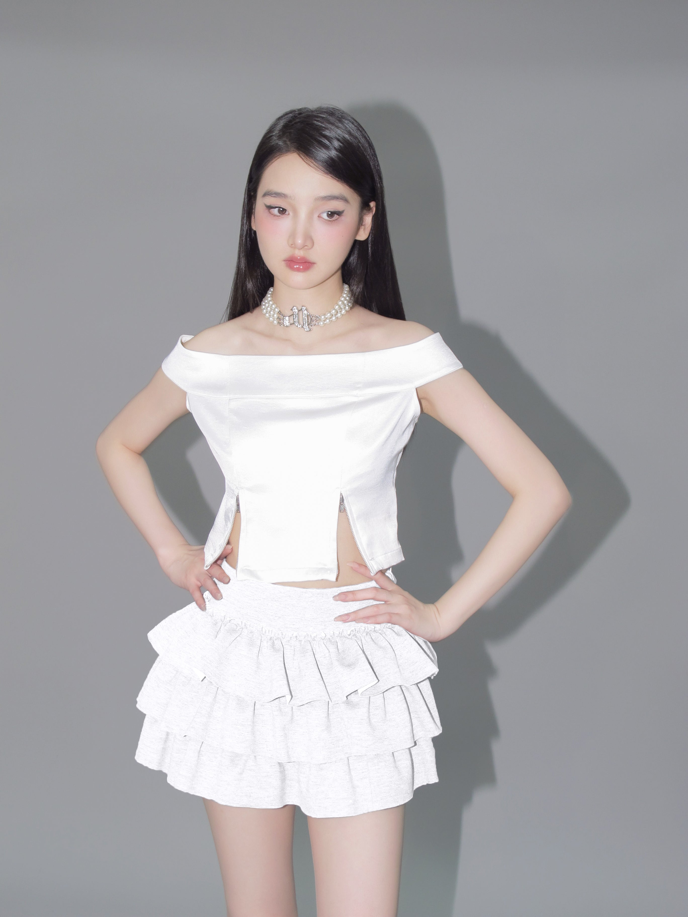 Kirakira frill culotte mini skirt (white)
