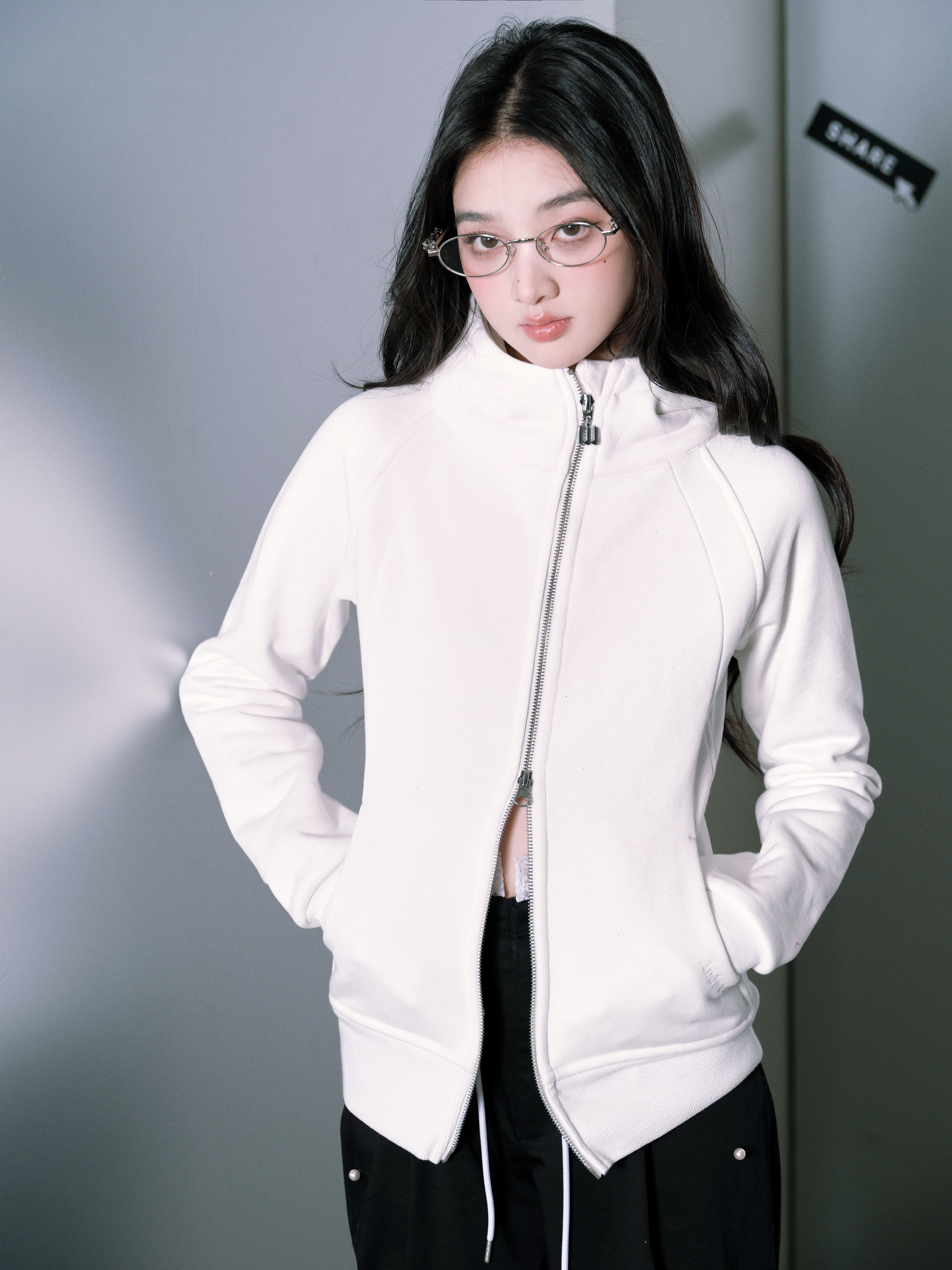 Kirakira slim zip up (white)