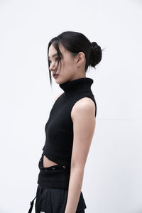 button fluffy nosleeve knit tops