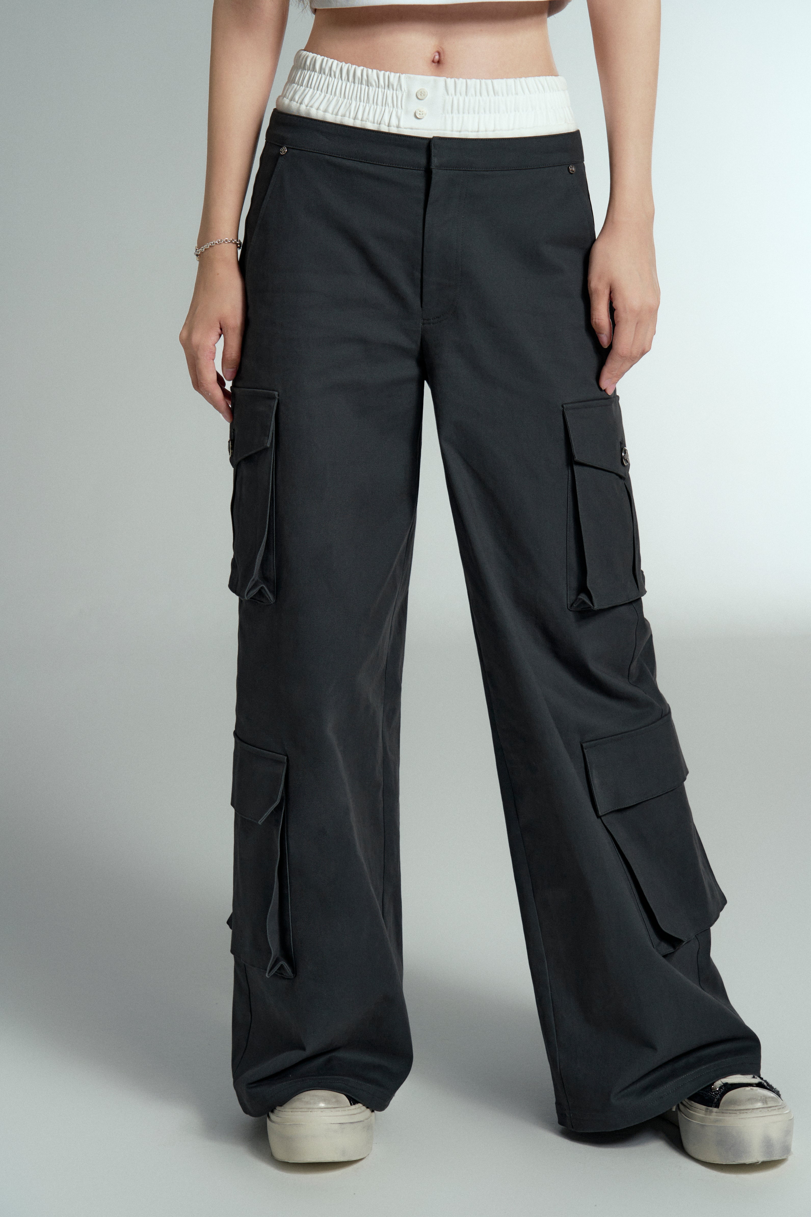 inner set cargo pants