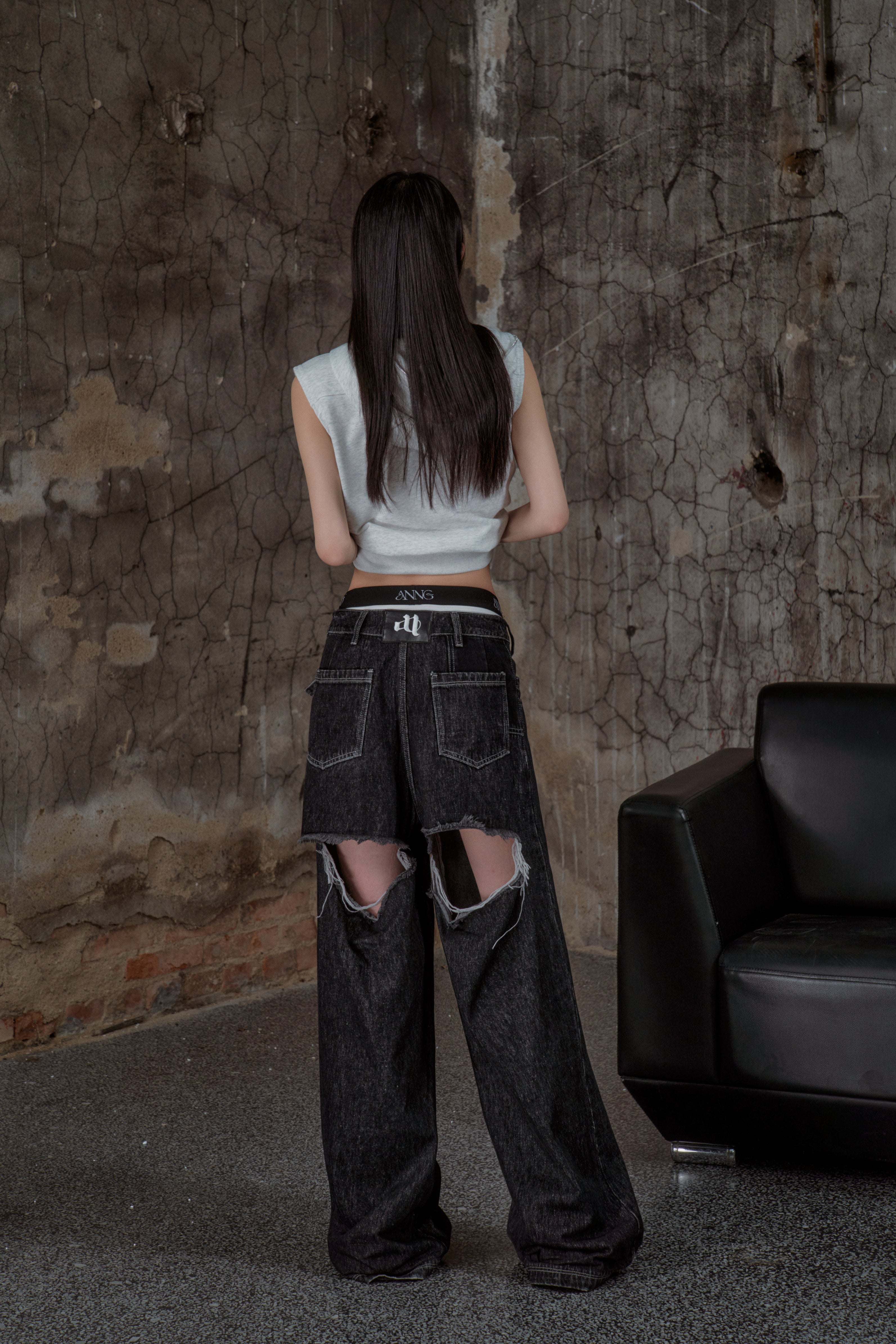 back cutout denim pants (black×white)