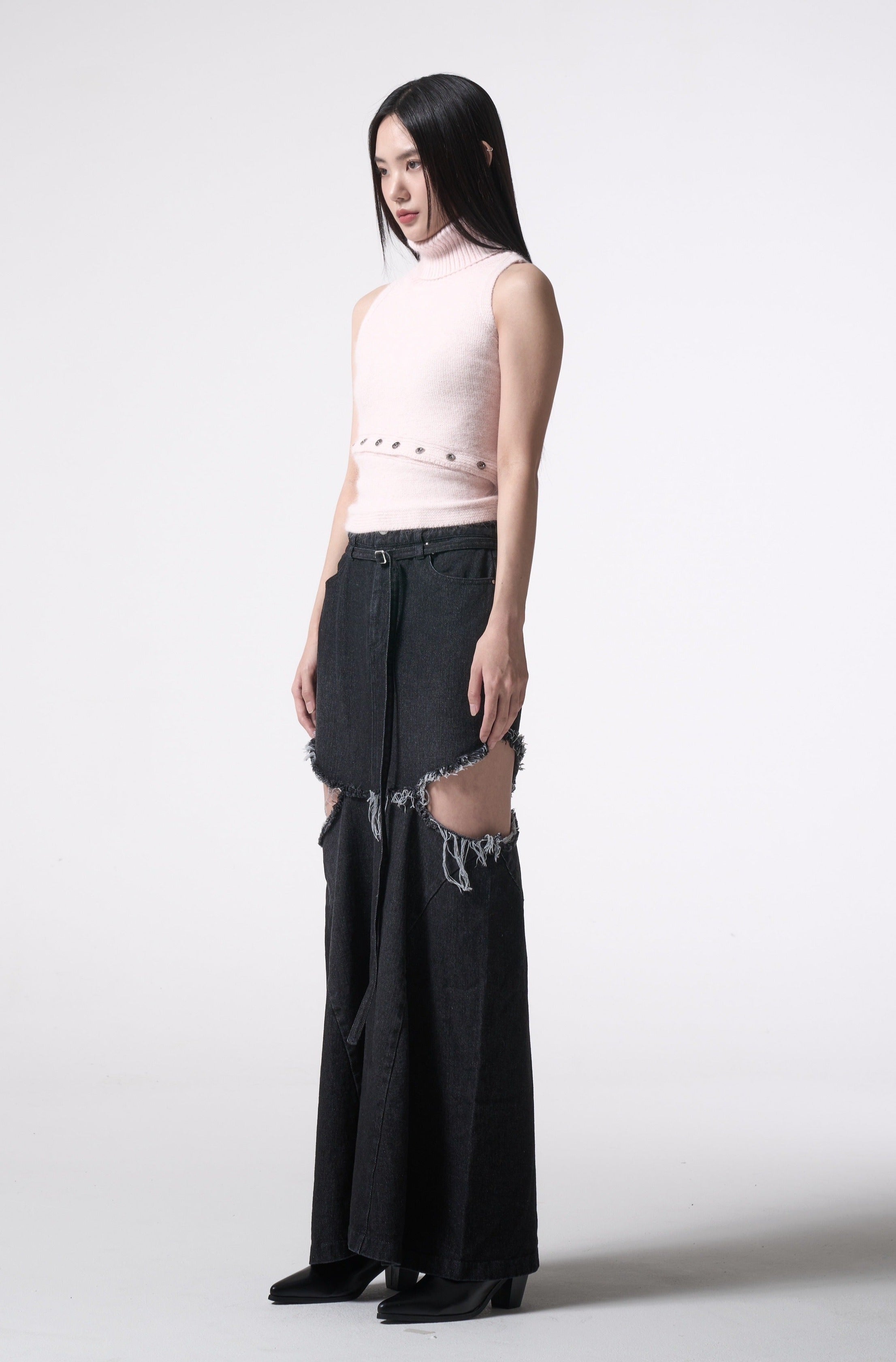 button fluffy nosleeve knit tops