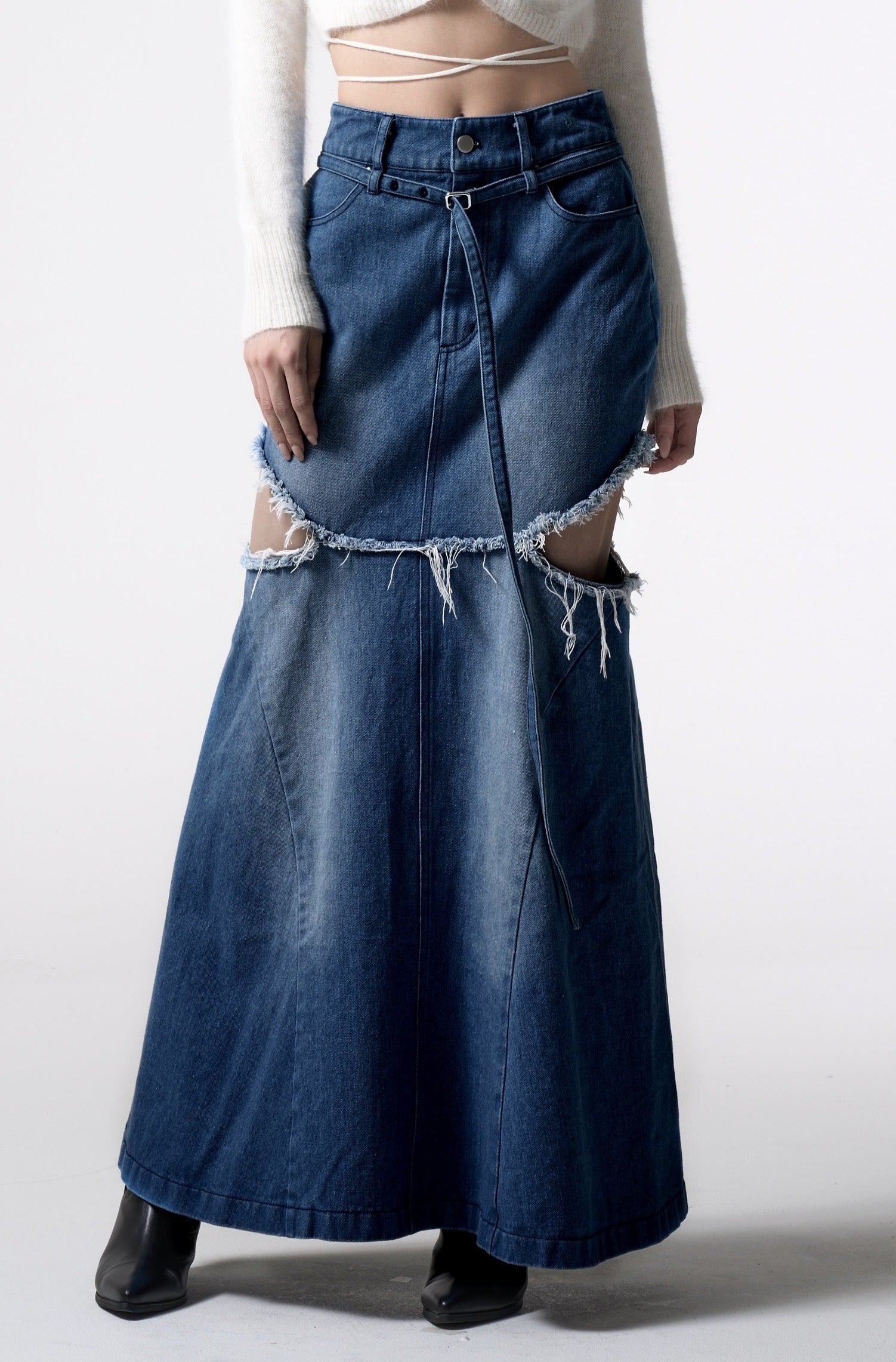 side cutting denim long skirt 