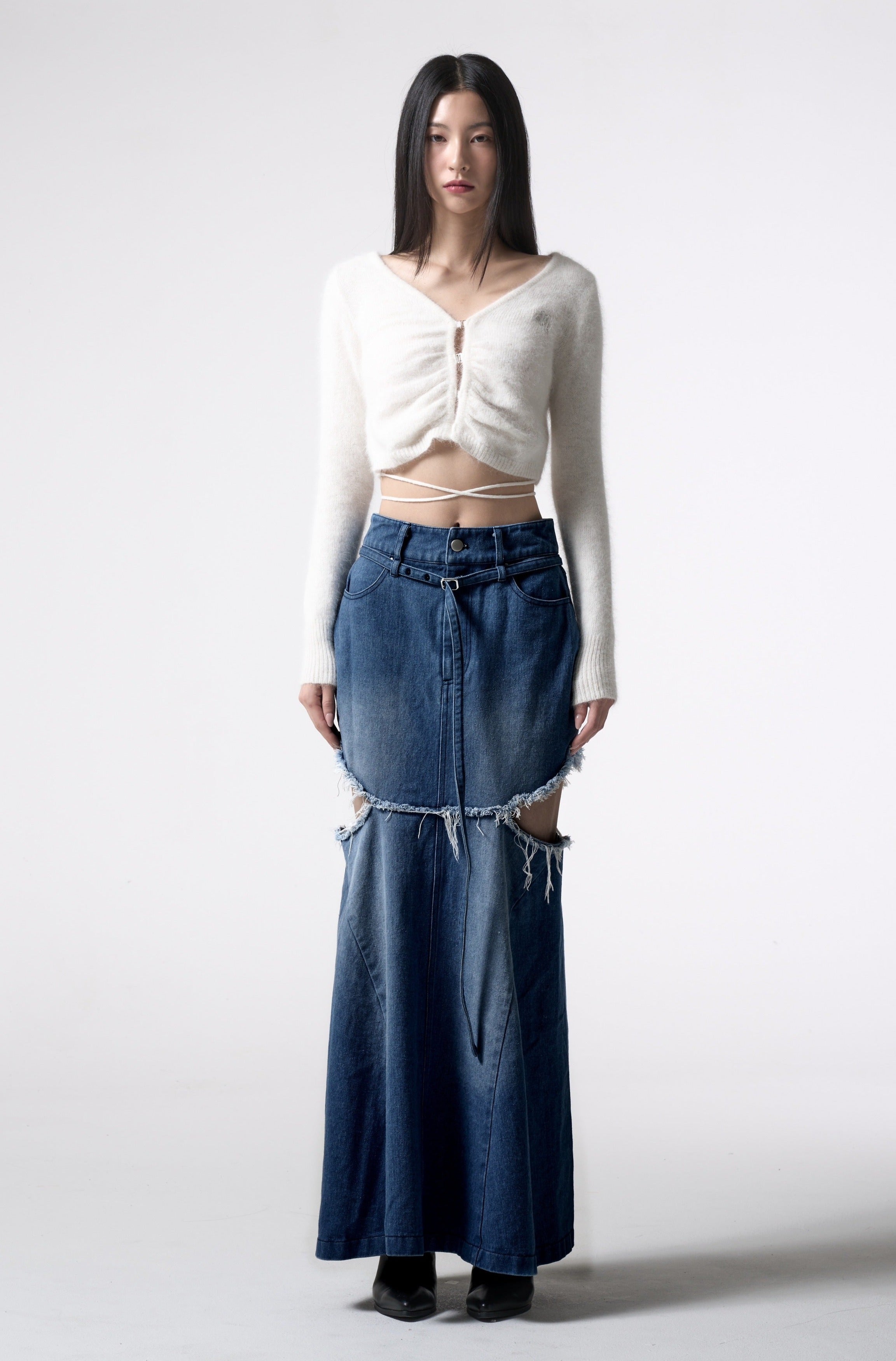 side cutting denim long skirt 